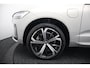 Volvo XC60 2.0 T8 Plug-in hybrid AWD R-Design 350PK | Ultra Dark | Trekhaak | 360° Camera | Panoramadak
