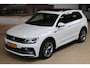 Volkswagen Tiguan 1.5 TSI Highline Business R | Pano | Camera | Trekhaak | R-Line | 100% (Dealer) onderhouden label