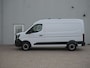 Renault Master T35 2.0 dCi 130 L2H2 Advance *NIEUW!* - Incl. Volledige betimmering & Trekhaak! - All Seasonbanden - Achteruitrijcamera - Stoelverwarming - Cuise Control
