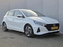 Hyundai i20 1.0 T-GDI Comfort Smart Handgeschakeld / Dealer onderhouden / Fabrieksgarantie tot 05-2028 / Stuur- & Stoel verwarming / Navigatie via Apple Carplay of Android Auto / Achteruitrijcamera / Cruise control / Climate control /