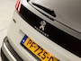 Peugeot 3008 1.6 e-THP GT Line 165Pk Automaat (PANORAMADAK, APPLE CARPLAY, LEDER, 360 CAMERA, GETINT GLAS, SPORTSTOELEN, LED KOPLAMPEN, KEYLESS, TREKHAAK, NIEUWSTAAT)