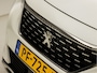 Peugeot 3008 1.6 e-THP GT Line 165Pk Automaat (PANORAMADAK, APPLE CARPLAY, LEDER, 360 CAMERA, GETINT GLAS, SPORTSTOELEN, LED KOPLAMPEN, KEYLESS, TREKHAAK, NIEUWSTAAT)