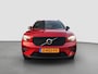 Volvo XC40 2.0 B4 197pk Plus Dark | Camera | Carplay | Premium Audio | Adaptive cruise control | Elektrische bestuurdersstoel met geheugen | Inklapbare spiegels | Dodehoek detectie | Elektrische achterklep | Draadloos laden | Stoelverwarming | Stuurverwarming