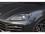 Porsche Cayenne 3.0 E-Hybrid 470pk Sport Chrono | Panorama | Matrix | ACC | 21'' Wielen | Bose | Trekhaak | Orig. NL |