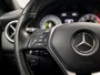 Mercedes-Benz A-klasse 180 Sport (NAVIGATIE, LEDER, ZWART HEMEL, STOELVERWARMING, SPORTSTOELEN, PARKEERSENSOREN, CRUISE, BLUETOOTH, NIEUWSTAAT)