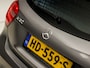 Mercedes-Benz A-klasse 180 Sport (NAVIGATIE, LEDER, ZWART HEMEL, STOELVERWARMING, SPORTSTOELEN, PARKEERSENSOREN, CRUISE, BLUETOOTH, NIEUWSTAAT)