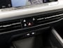 Volkswagen Golf 1.0 TSI Sport Automaat (VIRTUAL COCKPIT, APPLE CARPLAY, GROOT NAVI, SFEERVERLICHTING, KEYLESS, LM VELGEN, SPORTSTOELEN, ADAPTIVE CRUISE, LED KOPLAMPEN, NIEUWSTAAT)