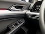 Volkswagen Golf 1.0 TSI Sport Automaat (VIRTUAL COCKPIT, APPLE CARPLAY, GROOT NAVI, SFEERVERLICHTING, KEYLESS, LM VELGEN, SPORTSTOELEN, ADAPTIVE CRUISE, LED KOPLAMPEN, NIEUWSTAAT)