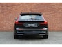 Volvo V60 2.0 T6 Plug-in hybrid AWD Plus Dark | Panoramisch schuif-/ kanteldak | 360 graden camera | stoel- en stuurwielverwarming | Sportstoelen | Harman Kardon