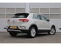 Volkswagen T-Roc 1.5 TSI 150pk DSG Life | Trekhaak | Navigatie | App Connect | Stoelverwarming | Parkeersensoren