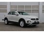 Volkswagen T-Roc 1.5 TSI 150pk DSG Life | Trekhaak | Navigatie | App Connect | Stoelverwarming | Parkeersensoren