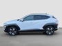 Hyundai Kona 1.6 GDI 141pk HEV Premium | Premium audio | 360 camera | Bestuurdersstoel met geheugen | Adaptive cruise control | Dodehoek detectie | Full LED koplampen | Stoelverwarming | Stoelventilatie | Stuurverwarming