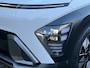 Hyundai Kona 1.6 GDI 141pk HEV Premium | Premium audio | 360 camera | Bestuurdersstoel met geheugen | Adaptive cruise control | Dodehoek detectie | Full LED koplampen | Stoelverwarming | Stoelventilatie | Stuurverwarming