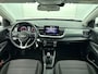 Kia Stonic 1.0 MHEV DynamicLine 100PK | 1ste eigenaar | Navigatie | Climate Control | Cruise Control | Achteruitrijcamera | Parkeersensoren Achter | LED | 15" Lichtmetalen Velgen | DAB Ontvanger | Apple Carplay/Android Auto |