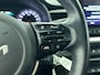 Kia Stonic 1.0 MHEV DynamicLine 100PK | 1ste eigenaar | Navigatie | Climate Control | Cruise Control | Achteruitrijcamera | Parkeersensoren Achter | LED | 15" Lichtmetalen Velgen | DAB Ontvanger | Apple Carplay/Android Auto |