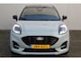 Ford Puma 1.0-125pk EcoBoost Mild-Hybrid ST-Line. Mooie luxe hoogzitter ! Slechts 9.900km ! Autm. airco, adapt. cruise control, stoel-, stuur- en voorraamverw., navigatie, telefoonvoorb., LM wielen, elektr. achterklep, LED verl., camera 360gr, pdc v+a etc.