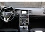 Volvo V60 2.0 D2 Momentum Navigatie/Parkeersensor v,a/17"inch lmv/Trekhaak