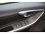Volvo V60 2.0 D2 Momentum Navigatie/Parkeersensor v,a/17"inch lmv/Trekhaak