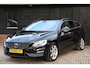 Volvo V60 2.0 D2 Momentum Navigatie/Parkeersensor v,a/17"inch lmv/Trekhaak