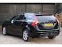 Volvo V60 2.0 D2 Momentum Navigatie/Parkeersensor v,a/17"inch lmv/Trekhaak