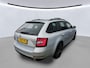 Skoda Octavia Combi 1.0 TSI Greentech Sport Business / Navigatie / Climate control / Parkeer sensoren achter / 17'' LMV