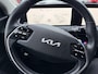 Kia EV6 Air 58 kWh SOH 100% | ADAPTIEVE CRUISECONTROL | NAVIGATIE | LEDER | VERWARMDE VOORSTOELEN | FULL LED PAKKET | AIRCO / ECC | ACHTERUITRIJCAMERA | PARKEERSENSOREN ACHTER |