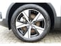 Volvo XC40 Recharge P8 AWD R-Design Harman Kardon audio | Trekhaak semi elektrisch inklapbaar | 19" Lichtmetalen velgen | Keyless Entry & Go | Adaptieve Cruise Control | BLIS Dodehoekdetectie