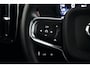 Volvo XC40 T5 Plus Dark | Trekhaak | BLIS | Harman Kardon | Panoramadak |