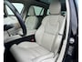 Volvo V60 2.0 B4 197 PK Org NL Pano Keyless BLIS Lane assist Pilot plus Stoel+Stuurverwarming+ Stoelverwarming achter