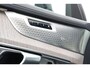 Volvo XC90 T8 Plug-in hybrid AWD AUT8 455PK Ultra Dark | Panoramadak | 21" Lichtmetalen velgen | Bowers & Wilkins | Trekhaak semi elektrisch inklapbaar | Geventileerde voorstoelen | Luchtvering | 360 graden camera