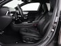 Mercedes-Benz A-klasse 180 AMG | Stoelverwarming | Leder/Alcantara | Sfeerverlichting | Widescreen | Full LED | Park Assist | Navigatie | Sportstoelen | Climate control | Cruise control