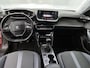 Peugeot 2008 SUV Allure Pack 100pk | Lage kilometerstand! | Navigatie | Achteruitrijcamera | 3D Cockpit | Climate Control | Cruise Control | Parkeersensoren | Keyless start | Bluetooth | Apple CarPlay / Android Auto | DAB+ radio | Elektrisch inklapbare spiegels | Donker getint glas | 18" lichtmetalen velgen |