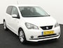 SEAT Mii 1.0 Sport Connect Airco, Boordcomputer, cruise control, hill hold functie, Parkeersensor achter, Autonomous Emergency Braking, Elektronisch Stabiliteits Programma, Start/stop systeem De SEAT Mii 1.0 Sport Connect is een compacte stadsauto die zich richt op eenvoud, wendbaarheid en gebruiksgemak. Dankzij zijn kleine formaat is hij ideaal voor druk stadsverkeer en smalle pa