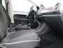 SEAT Mii 1.0 Sport Connect Airco, Boordcomputer, cruise control, hill hold functie, Parkeersensor achter, Autonomous Emergency Braking, Elektronisch Stabiliteits Programma, Start/stop systeem De SEAT Mii 1.0 Sport Connect is een compacte stadsauto die zich richt op eenvoud, wendbaarheid en gebruiksgemak. Dankzij zijn kleine formaat is hij ideaal voor druk stadsverkeer en smalle pa