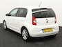 SEAT Mii 1.0 Sport Connect Airco, Boordcomputer, cruise control, hill hold functie, Parkeersensor achter, Autonomous Emergency Braking, Elektronisch Stabiliteits Programma, Start/stop systeem De SEAT Mii 1.0 Sport Connect is een compacte stadsauto die zich richt op eenvoud, wendbaarheid en gebruiksgemak. Dankzij zijn kleine formaat is hij ideaal voor druk stadsverkeer en smalle pa