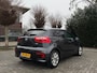 Kia Rio 1.2 (4 cil.), Clima, Cruise Control, Navigatie, Achteruitrijcamera, Led, Bluetooth, LM-velgen 16" & all-season banden