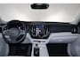 Volvo XC60 T6 Recharge AWD Core Bright - Panorama/schuifdak - IntelliSafe Assist & Surround - Parkeercamera achter - Parkeersensoren voor & achter - Draadloze tel. lader - Standkachel - Extra getint glas - Elektr. inklapbare trekhaak - 18' LMV