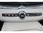 Volvo XC60 T6 Recharge AWD Core Bright - Panorama/schuifdak - IntelliSafe Assist & Surround - Parkeercamera achter - Parkeersensoren voor & achter - Draadloze tel. lader - Standkachel - Extra getint glas - Elektr. inklapbare trekhaak - 18' LMV