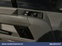Volkswagen Crafter 2.0 TDI 141pk L3H3 L2H2 Euro6 Airco | Camera | 3000kg Trekhaak | Apple Carplay | Android Auto Parkeersensoren, Bijrijdersbank