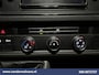 Volkswagen Crafter 2.0 TDI 141pk L3H3 L2H2 Euro6 Airco | Camera | 3000kg Trekhaak | Apple Carplay | Android Auto Parkeersensoren, Bijrijdersbank