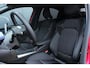 Renault Clio 1.8 Hybrid 160Pk esprit Alpine | Google Navigatie | Apple & Android Carplay | Parkeersensoren Voor & Achter | 360 Camera | Climate Control | Stoel & Stuurverwarming | Keyless Entry | Privacy Glass |