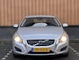 Volvo V60 1.6 DRIVe Kinetic | Handel / Export | Cruise Control | Trekhaak | Parkeersensoren Achter | Navigatie | Bluetooth | Airconditioning |
