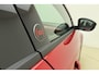 Fiat 600 600e RED 54 kWh | NIEUW | RUIM € 10.000 REGISTRATIEVOORDEEL! | Climate control | DAB Radio | Keyless start | Hoge instap | Parkeersensoren | Snel rijden
