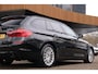 BMW 5-Serie Touring 530d High Executive Sport HUD Pano ACC 360° Carplay Stuurwielverwarming Trekhaak Lane