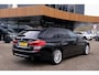 BMW 5-Serie Touring 530d High Executive Sport HUD Pano ACC 360° Carplay Stuurwielverwarming Trekhaak Lane