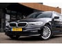 BMW 5-Serie Touring 530d High Executive Sport HUD Pano ACC 360° Carplay Stuurwielverwarming Trekhaak Lane