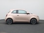 Fiat 500e 500e 42 kWh La Prima | ACHTERUITRIJCAMERA | STOELVERWARMING | APPLE CARPLAY | LEDEREN BEKLEDING |