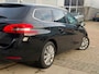 Peugeot 308 SW 1.2 PureTech Blue Lease Premium/ AUTOMAAT/ nap/2e EIG/ dealeronderhouden/ 1jaar apk/ volle opties/ zeer nette auto.