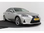 Lexus IS 300h Hybrid Luxury | Trekhaak | Leer | Camera | Navigatie | PDC | Keyless Entry/Start | Adap. Cruise | Stoelventilatie |