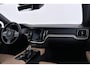 Volvo V60 2.0 T8 Twin Engine AWD Momentum Pro | Panoramadak | Camera | CarPlay | Comfortstoelen |